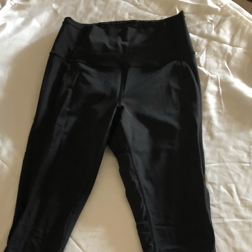 black lululemon tights